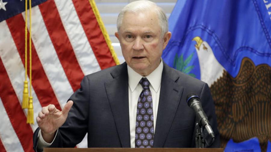 Jeff Sessions no renunciará y luchará por la agenda de Donald Trump