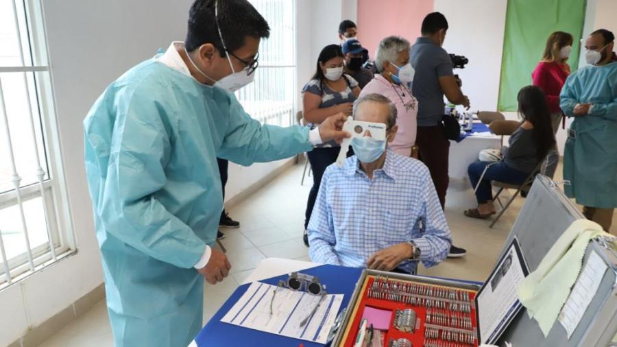Benefician en Reynosa a 150 pacientes de cataratas