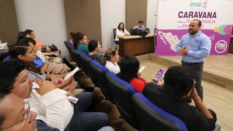 Capacitan a ciudadanos y servidores públicos sobre derechos y obligaciones en materia de transparencia