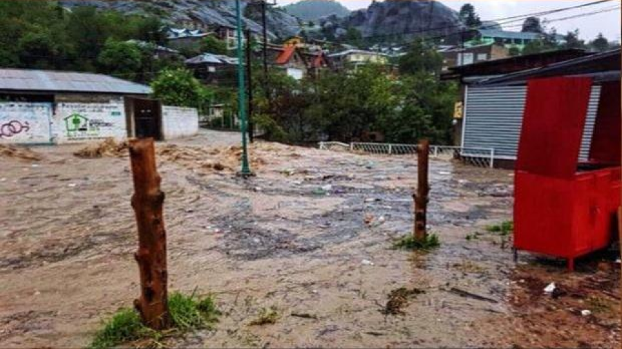 Desaparecen 4 civiles por fuertes lluvias en Chihuahua