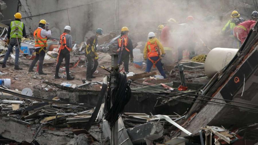 Aumenta cifra de muertos por el sismo a 369