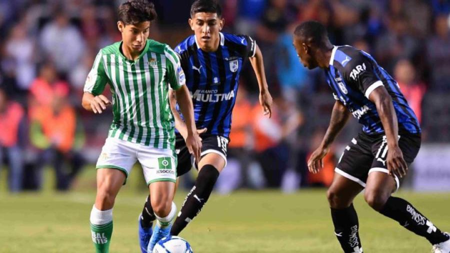 Real Betis derrota 2-0 a Gallos Blancos de Querétaro