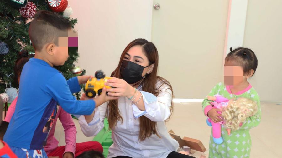 Celebran llegada de Reyes Magos en Complejo Asistencial DIF Reynosa 