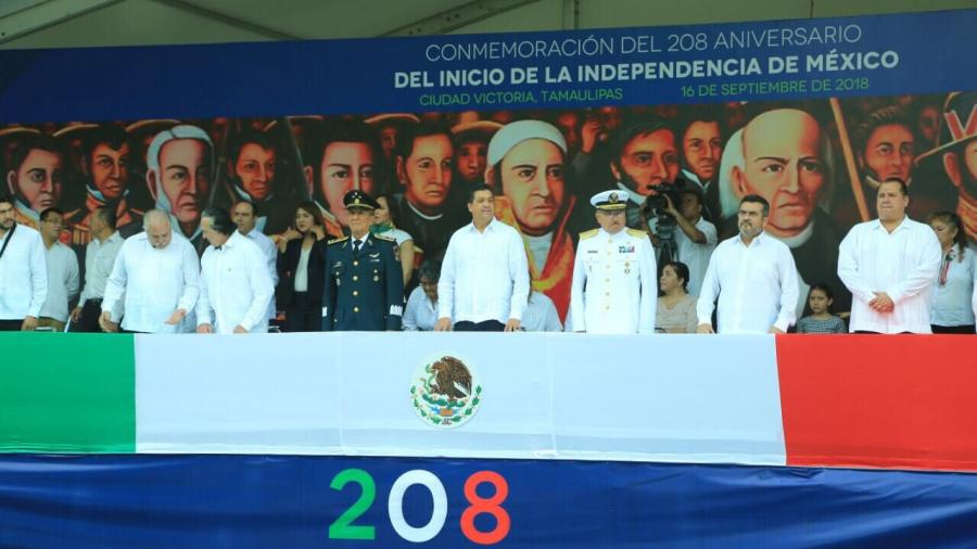 Encabeza gobernador desfile del inicio de la independencia de México