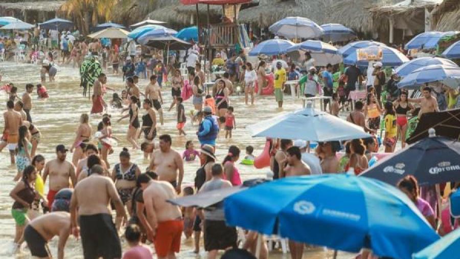 ¡Sin temor al COVID-19! Abarrotan playas y destinos turísticos del país durante Semana Santa 