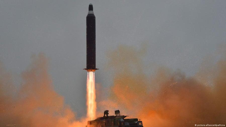 Lanza Corea del Norte dos misiles de corto alcance al mar de Japón