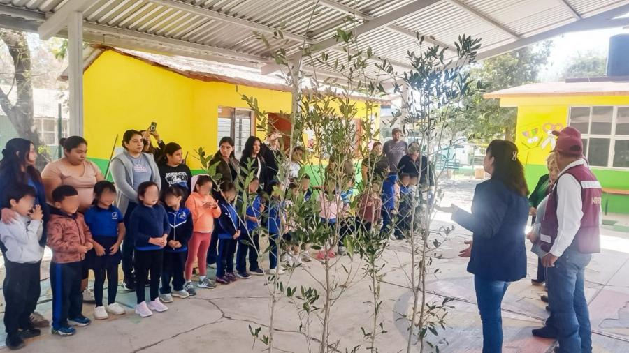 Fomenta la PAUT cultura ecológica con donación de árboles