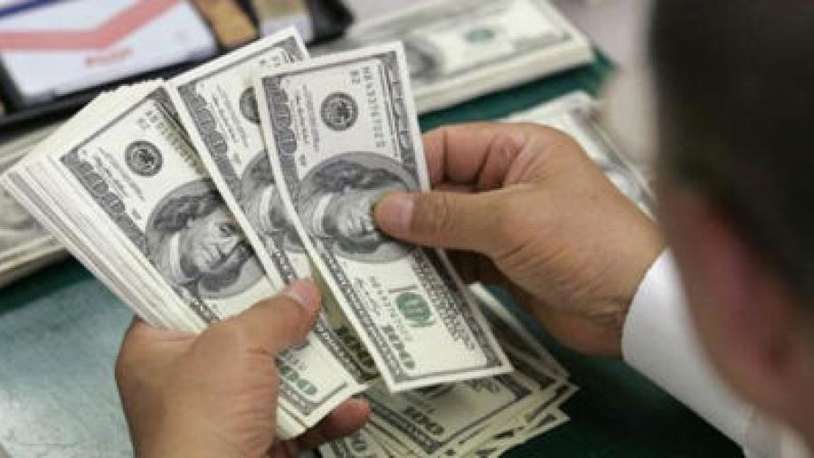 D&oacute;lar se vende en 19.60 pesos en casas de cambio