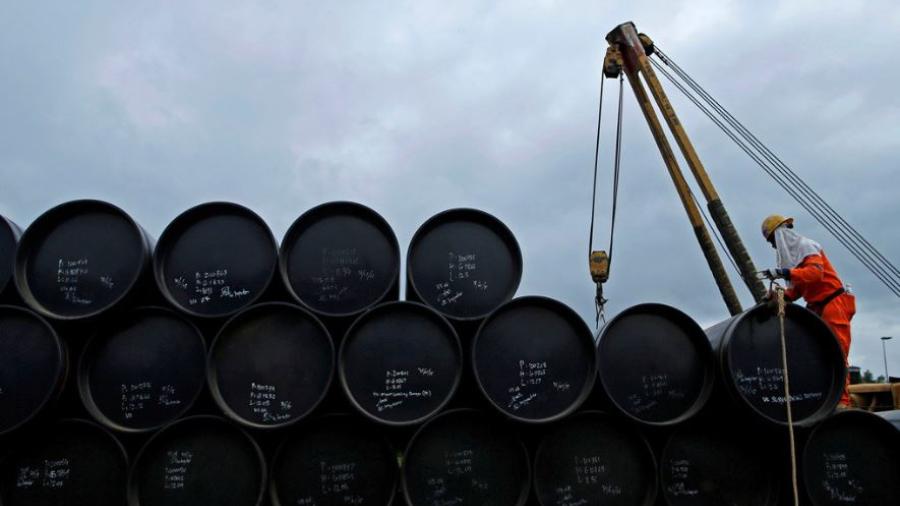 ¡Caída histórica del petróleo! El barril se vende en precio negativo