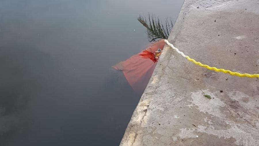 Flota cuerpo de un hombre en canal de la Cortadura
