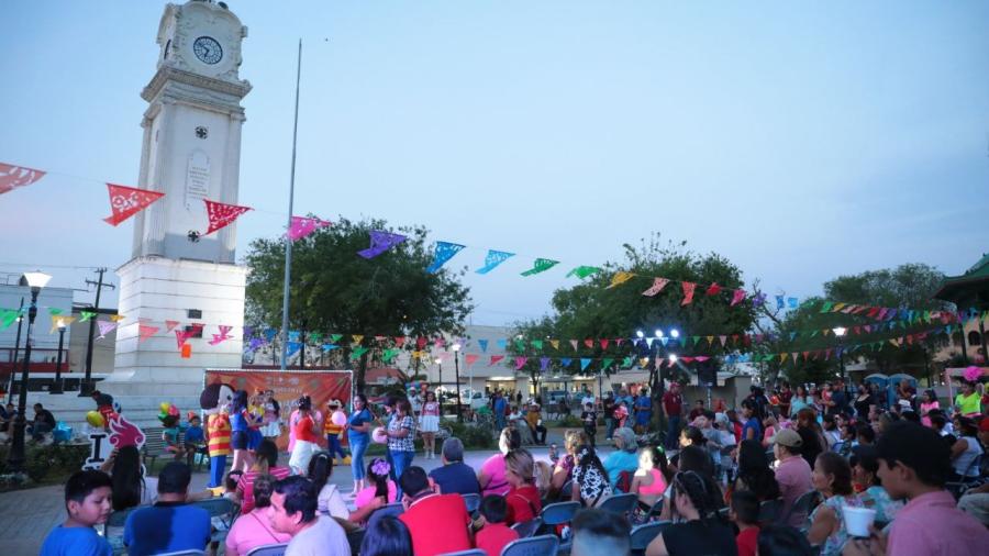 Disfruta población de actividades artísticas en el centro histórico 