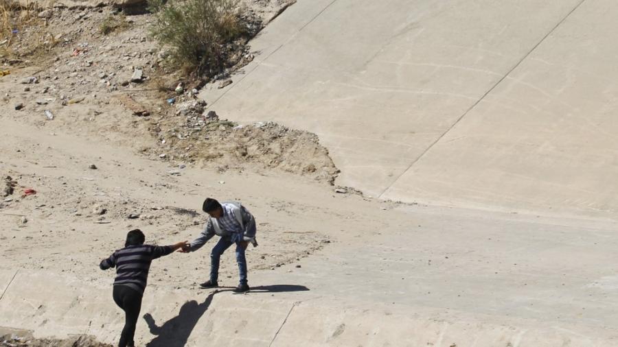 Detenciones en la frontera continúan disminuyendo