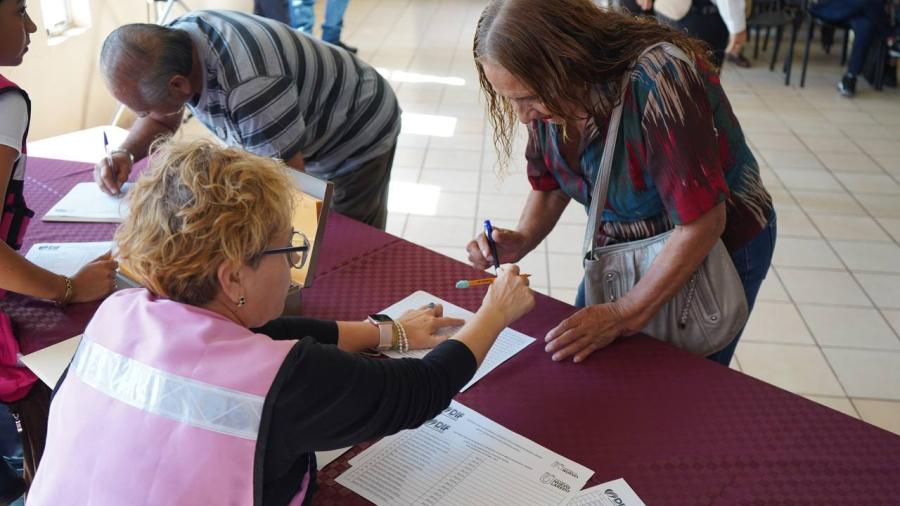 DIF Nuevo Laredo entrega estímulo económico a los adultos mayores del programa de educación vial