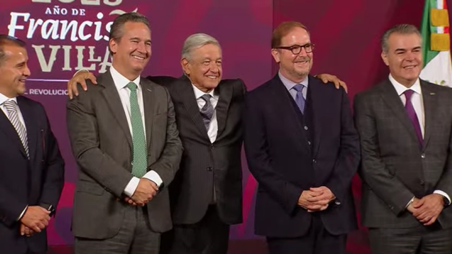 Encabeza AMLO cambio de presidencia del Consejo de la Comunicación