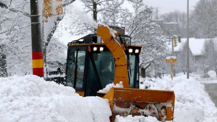 Tormenta invernal deja afectaciones en noreste de EU
