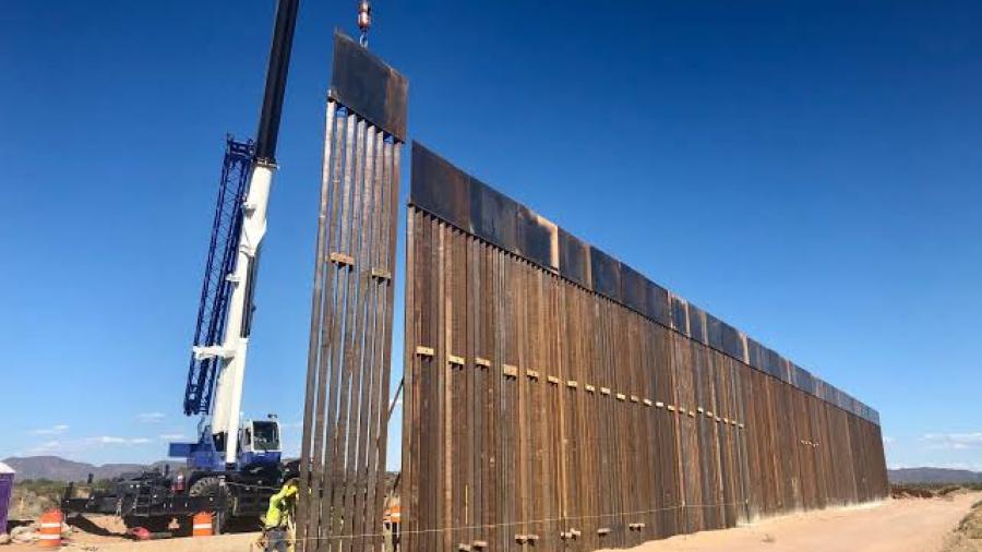 Todos los contratistas para la creación del muro fronterizo han sido notificados para detener labores