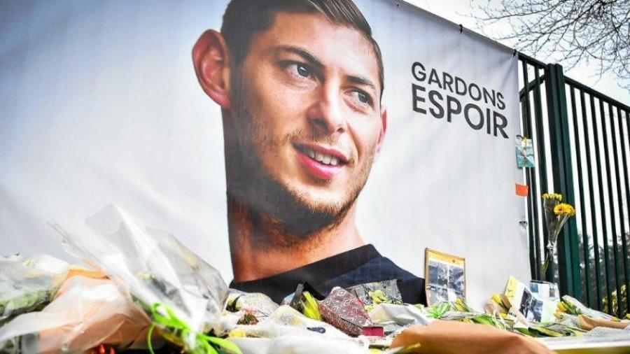 Hallan restos de asientos que podrían ser de la avioneta en el que viajaba Sala