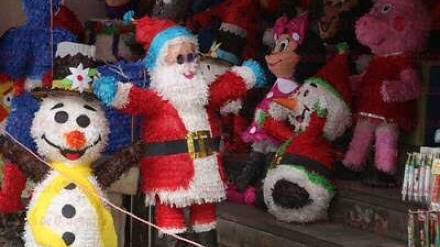 Piñateros esperan un repunte en sus ventas en Nuevo Laredo 