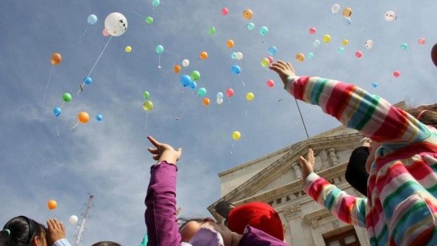 Exhortan a evitar el uso de globos a Reyes Magos por daños ambientales