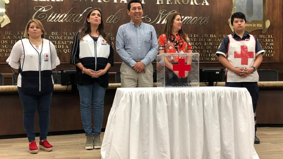 Alcalde y funcionarios se suman a la colecta anual de la Cruz Roja