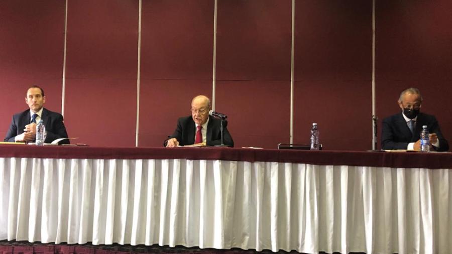 Cerveceras denuncian ante FGR a la COFECE.  Acusan que favorece a Modelo y Heineken