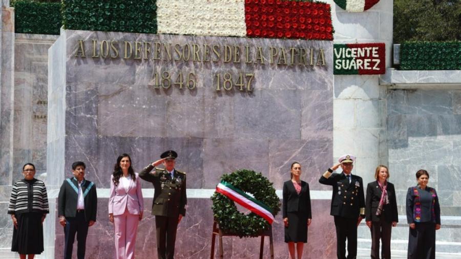 Sheinbaum encabeza su primer homenaje a los Niños Héroes en Chapultepec