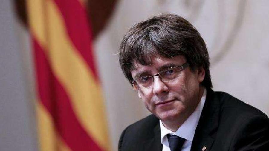 Presidente catalán nombra sucesor y se reúne con cúpula en Berlín 
