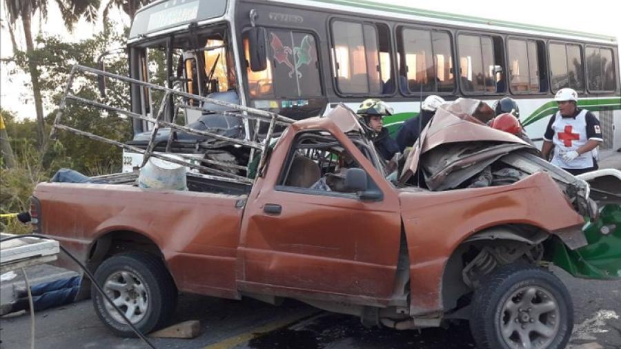Seis muertos tras fuerte accidente en carretera Veracruz-Jalapa