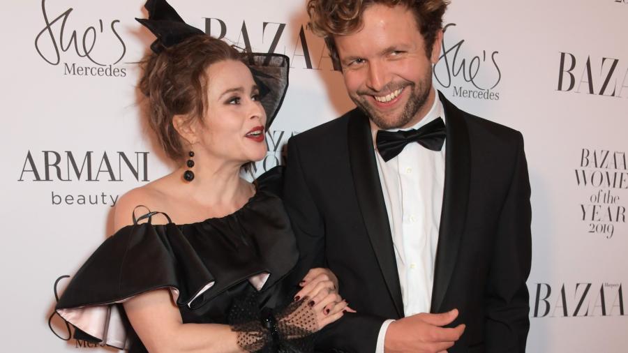 Helena Bonham Carter confirma su relación con escritor de 32 años