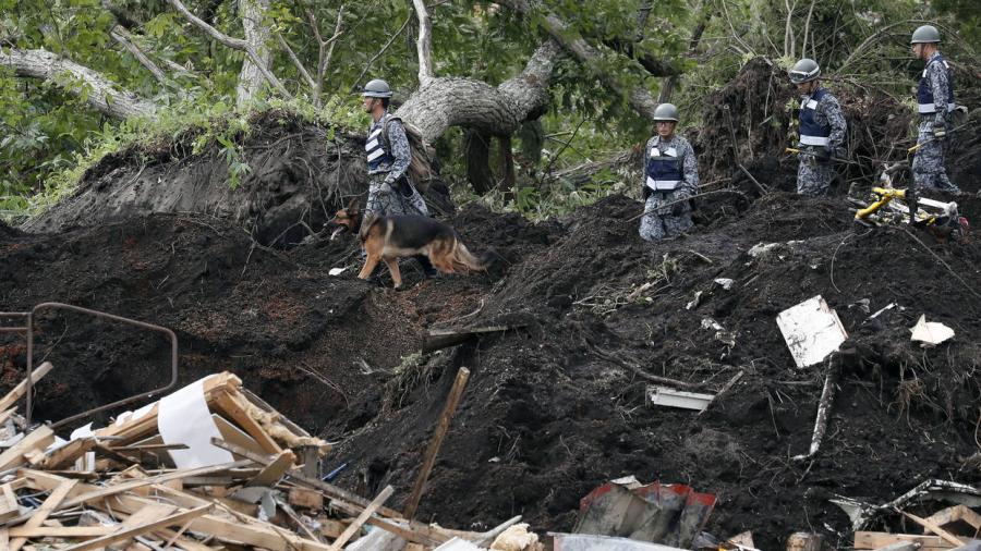 Aumenta a 39 muertos tras sismo de magnitud 6.7 en Japón