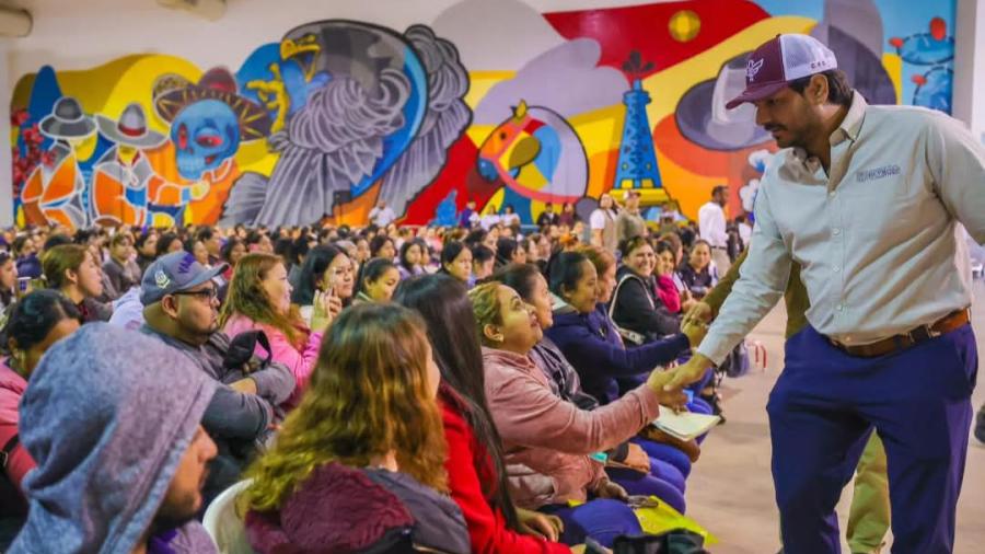 Estudiantes de Primaria y Secundaria recibieron Becas en Reynosa