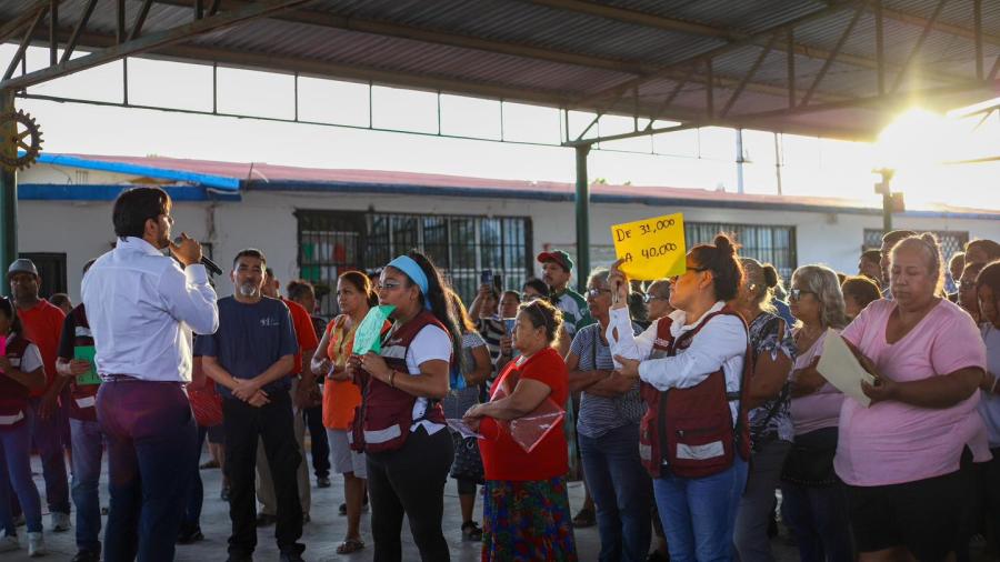 Inscribió Carlos Peña Ortiz a familias de Unidad Obrera en Programa Municipal