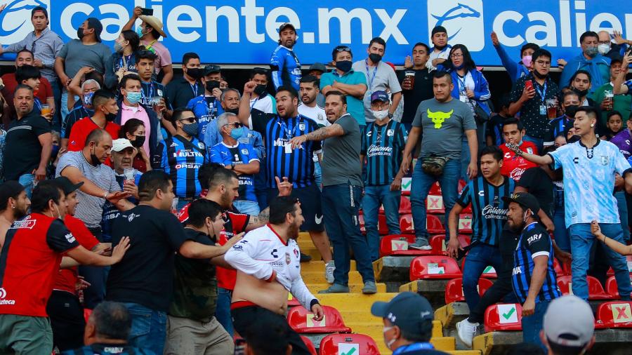 Suspenden jornada dominical de la Liga MX tras violencia en el Querétaro-Atlas