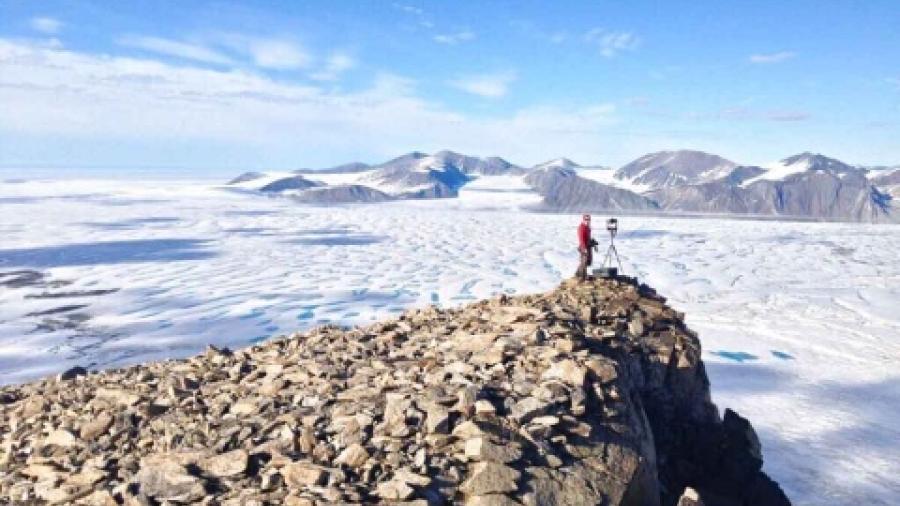 Última plataforma intacta de hielo en Canadá ¡se rompe!