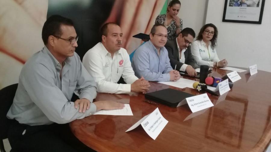 Municipio firma convenio con CECATIS