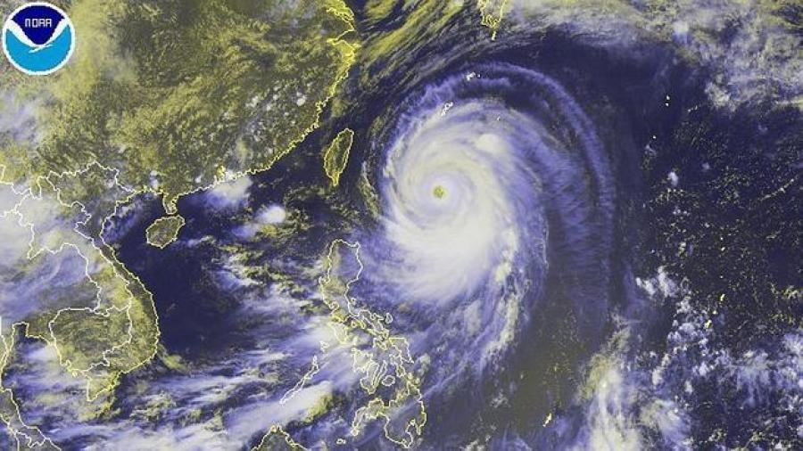 Japón se prepara ante llegada del tifón más fuerte en 25 años 