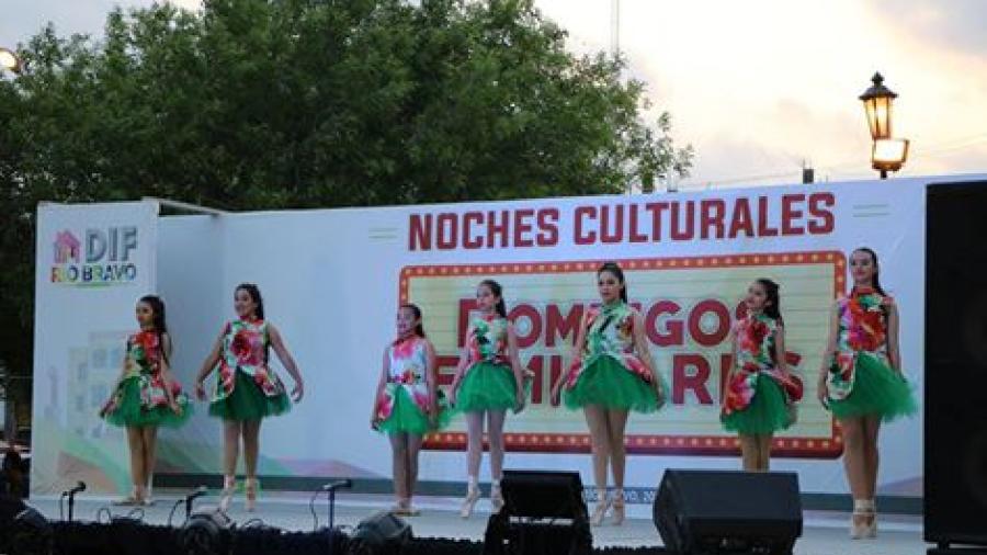 "Domingos Familiares Noches Culturales" se lleva a cabo