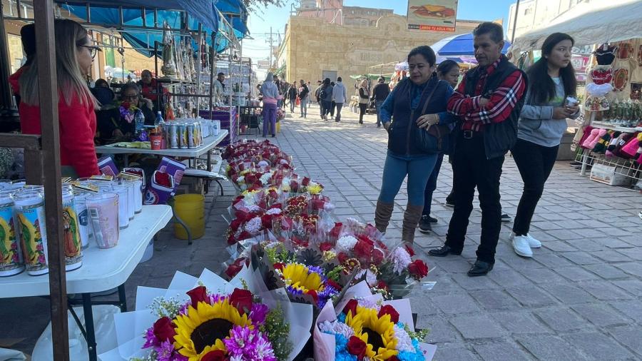 Incrementan hasta un 70% las ventas de flores por la festividad de la Virgen de Guadalupe