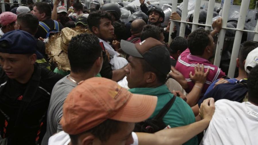 Han ingresado a México unos 380 migrantes de caravana