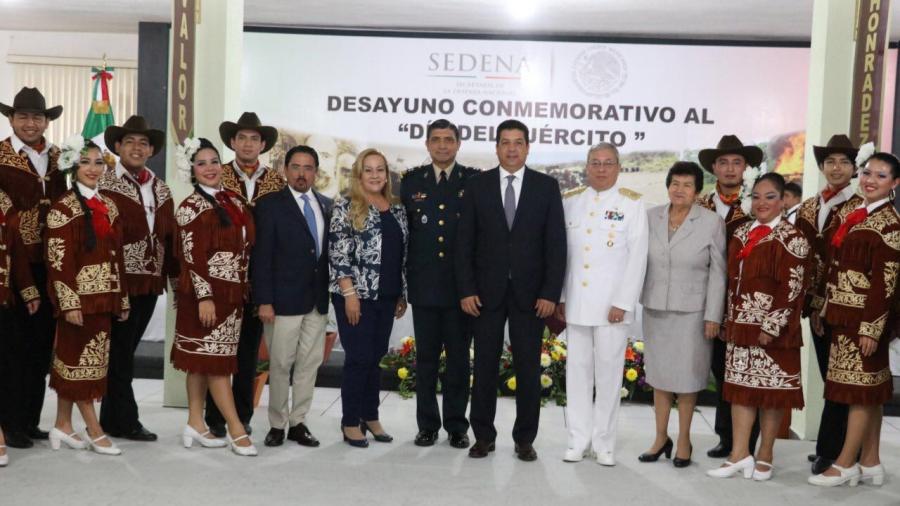 Encabeza Gobernador la ceremonia del 104 Aniversario del Ejército Mexicano
