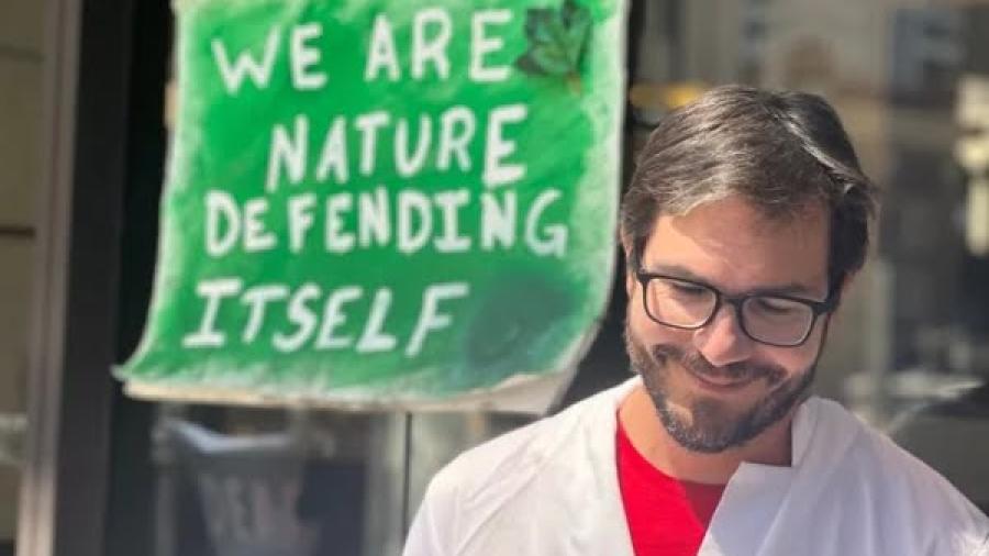 Científicos son arrestados por advertir de consecuencias tras cambio climático 