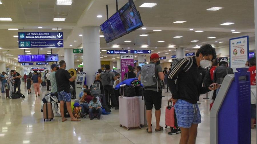 Detienen a 4 personas por vender pruebas falsas de COVID-19 a turistas en Cancún