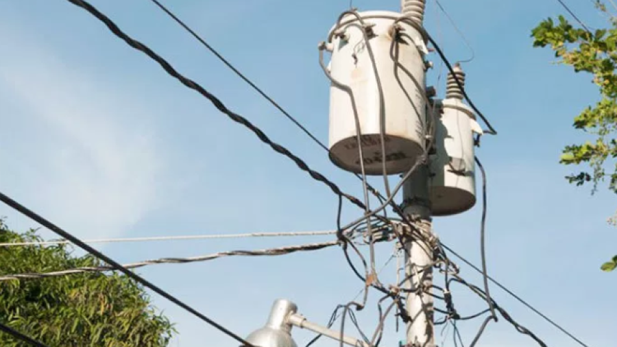 Roban 5 transformadores a COMAPA