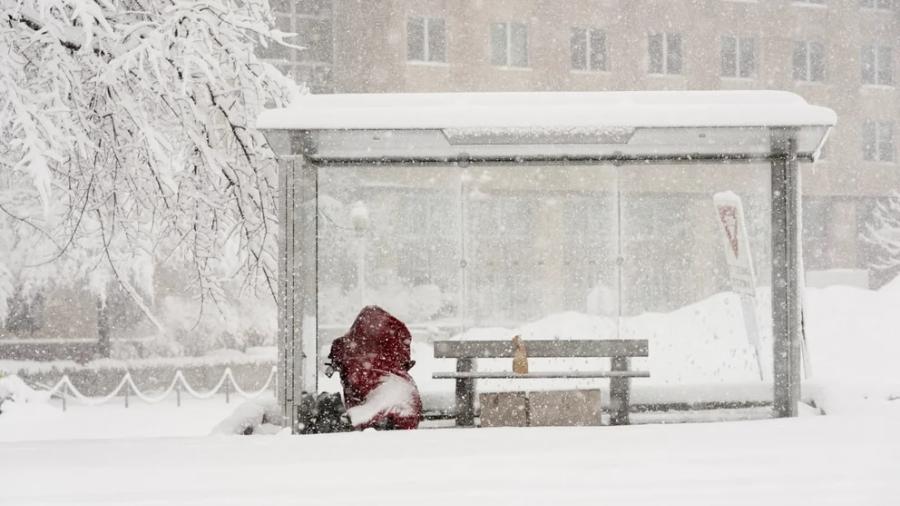 Medio millón de hogares en Washington sin luz por nevada