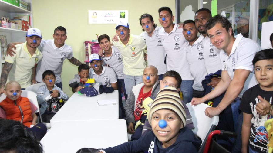Club América visita a niños con cancer 
