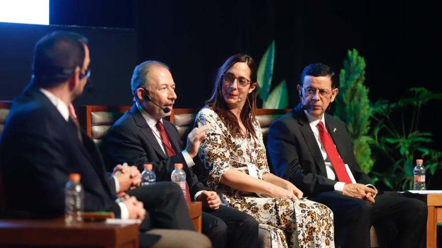 Resalta Foro Visi&oacute;n la competitividad de los dos Laredos