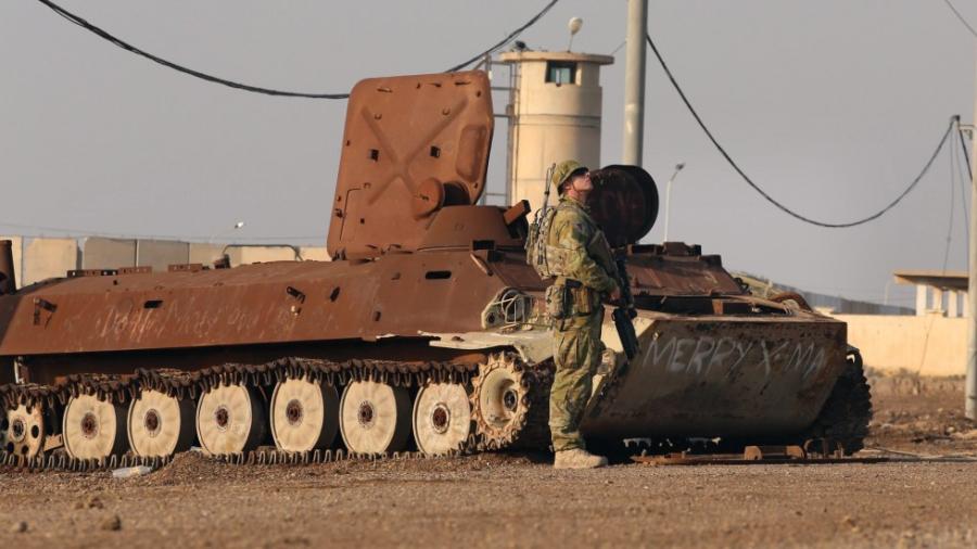 Tras muerte de dos soldados, EUA ataca milicia en Irak