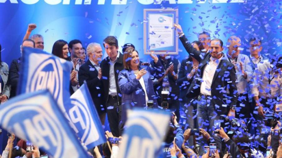 PAN entrega a Xóchitl Gálvez constancia como candidata presidencial