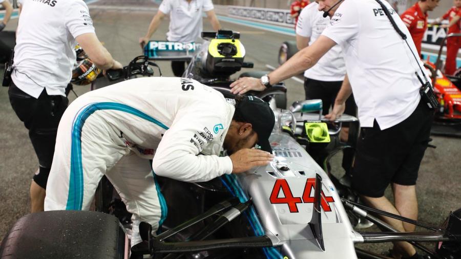  Lewis Hamilton consigue la 'pole' en Abu Dhabi