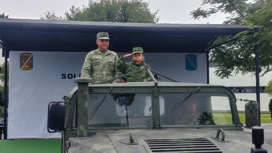 Nombran a Brandon Luna “Soldado Por Un Día”